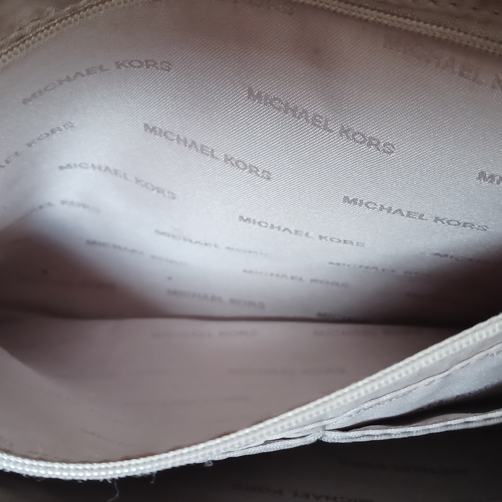 Vintage Michael Kors signature monogram logo leather white wristlet - Picture 15 of 16